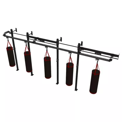 Rail pour sacs de frappe fixé au mur