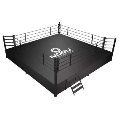 Professioneller Boxring mit Podest 