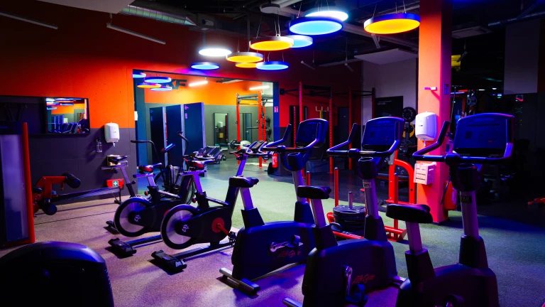 Ein Fitnessstudio zu eröffnen, ist weit mehr als nur Ausstattung. Es ist eine Frage von Identität und Erlebnis!