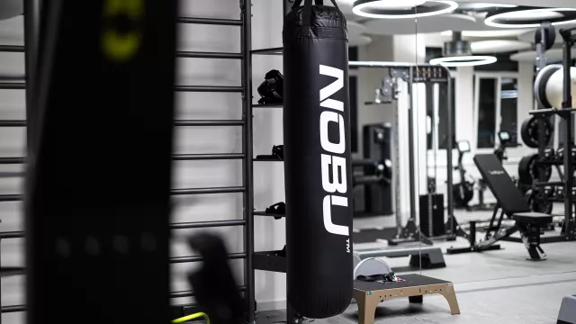 Wussten Sie, dass Sportübungen und Physiotherapie Hand in Hand gehen können, um Ihre Leistung zu verbessern und Verletzungen vorzubeugen?