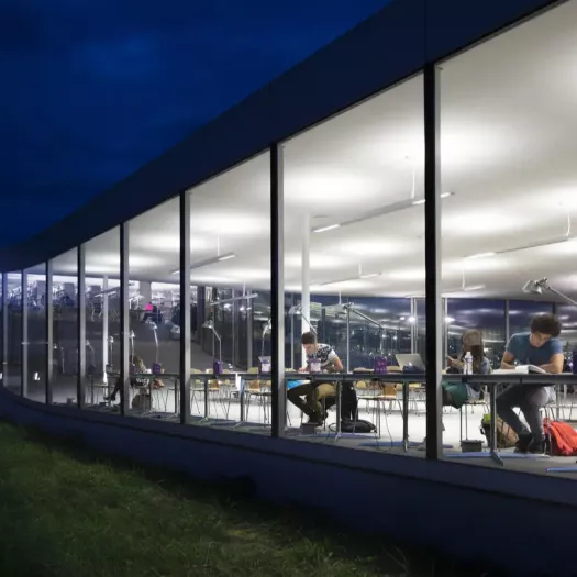 Schulen und Universitäten